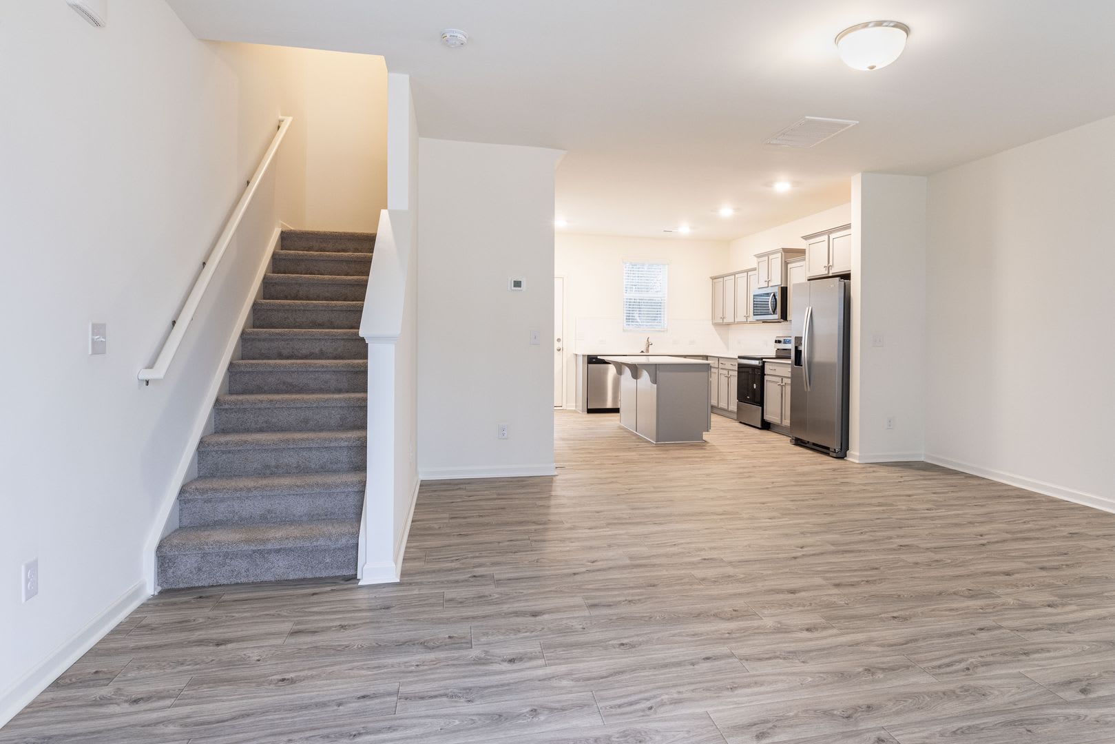 Beautiful END UNIT 3 Bedroom Townhome Near I-85 – AVAILABLE 09/23/2026 – photo 3