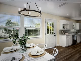 944 West Acacia Avenue – photo 4