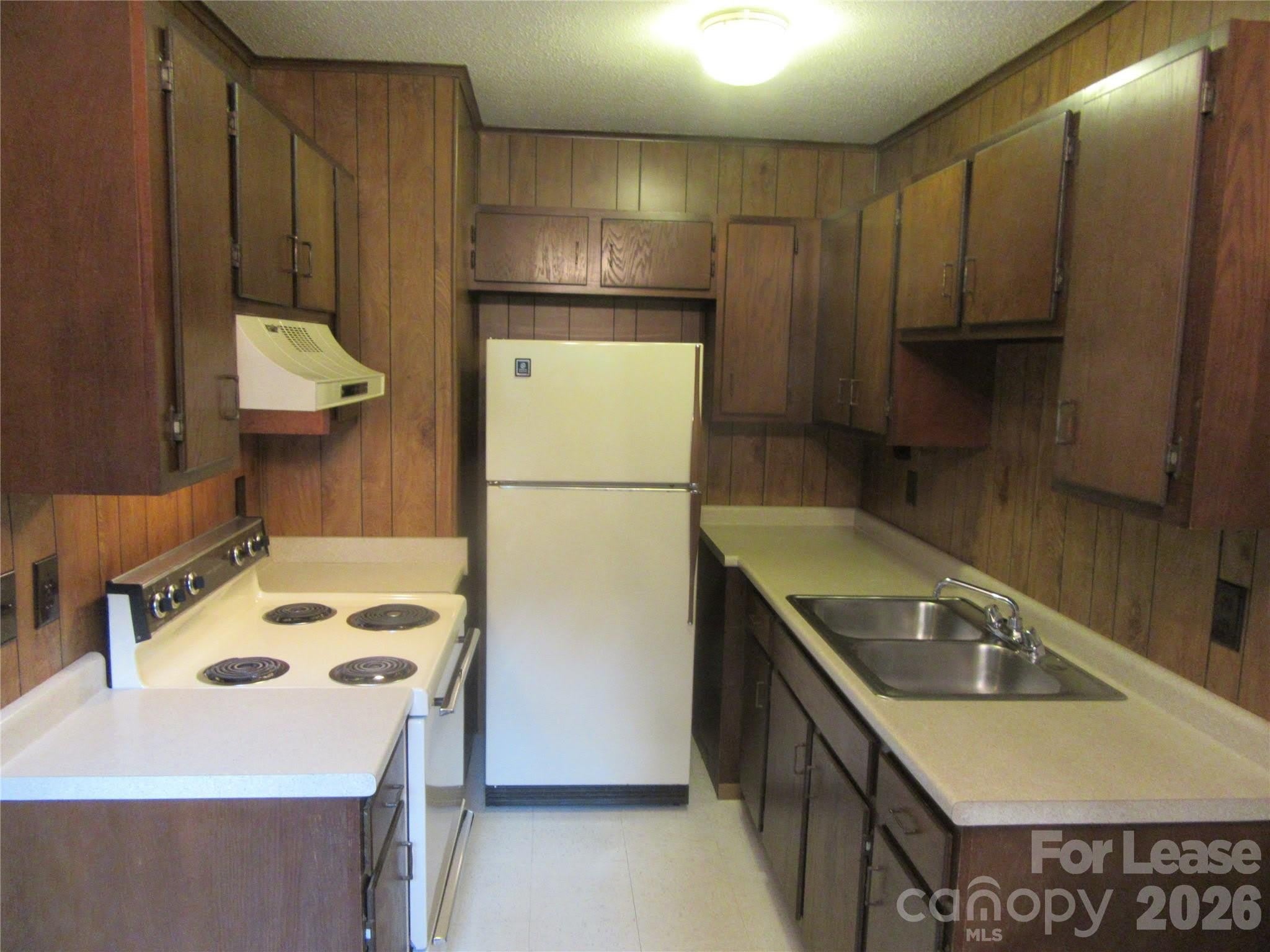 1306 Lomax Avenue – photo 3