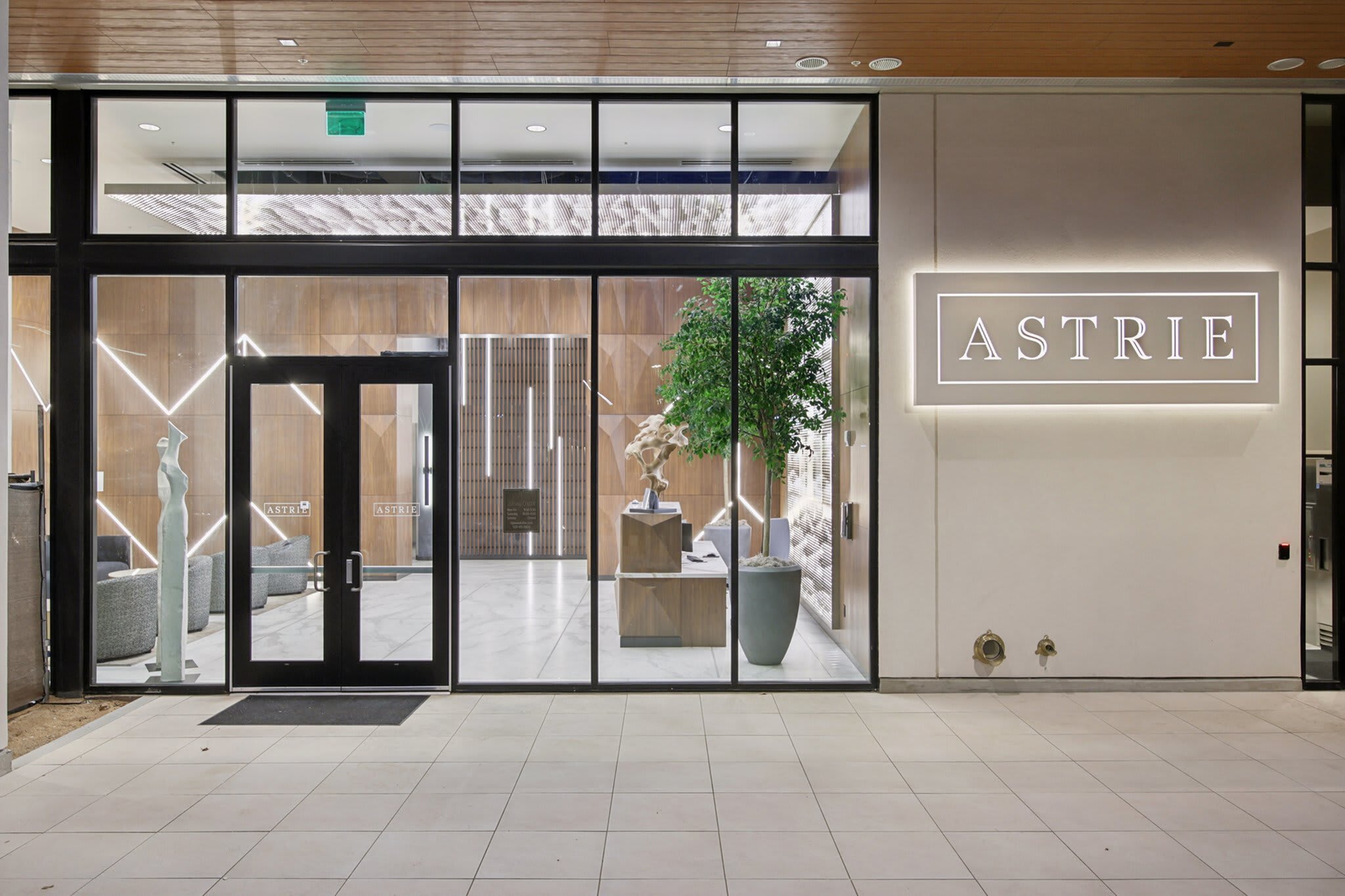 Astrie at Uptown – photo 1