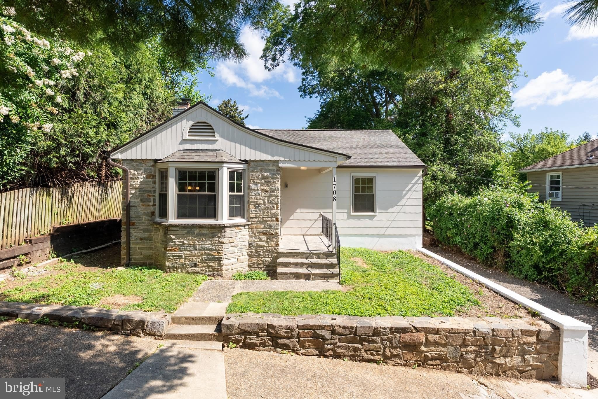 1708 WILLOW Avenue – photo 1