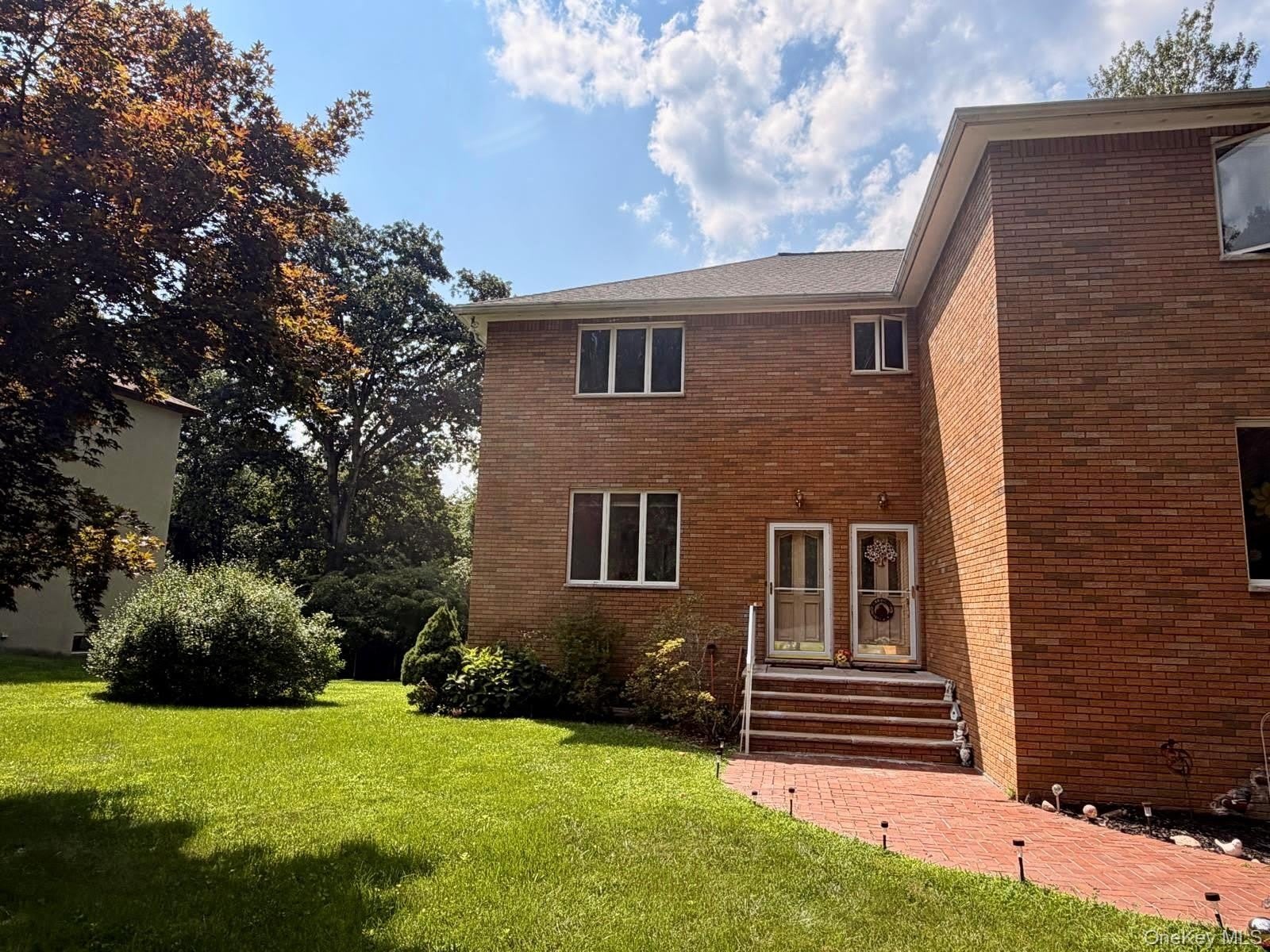 110 Baron De Hirsch Road – photo 2