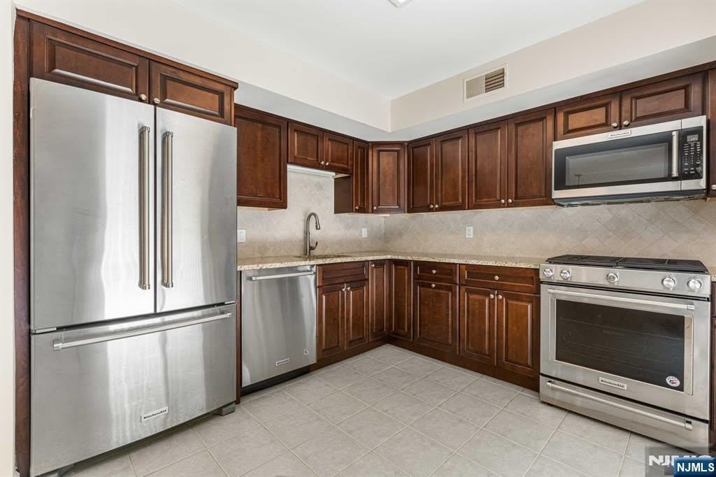 6 04 Cross Meadows – photo 4