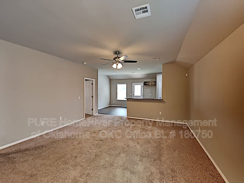 9304 NW 70th St – photo 2