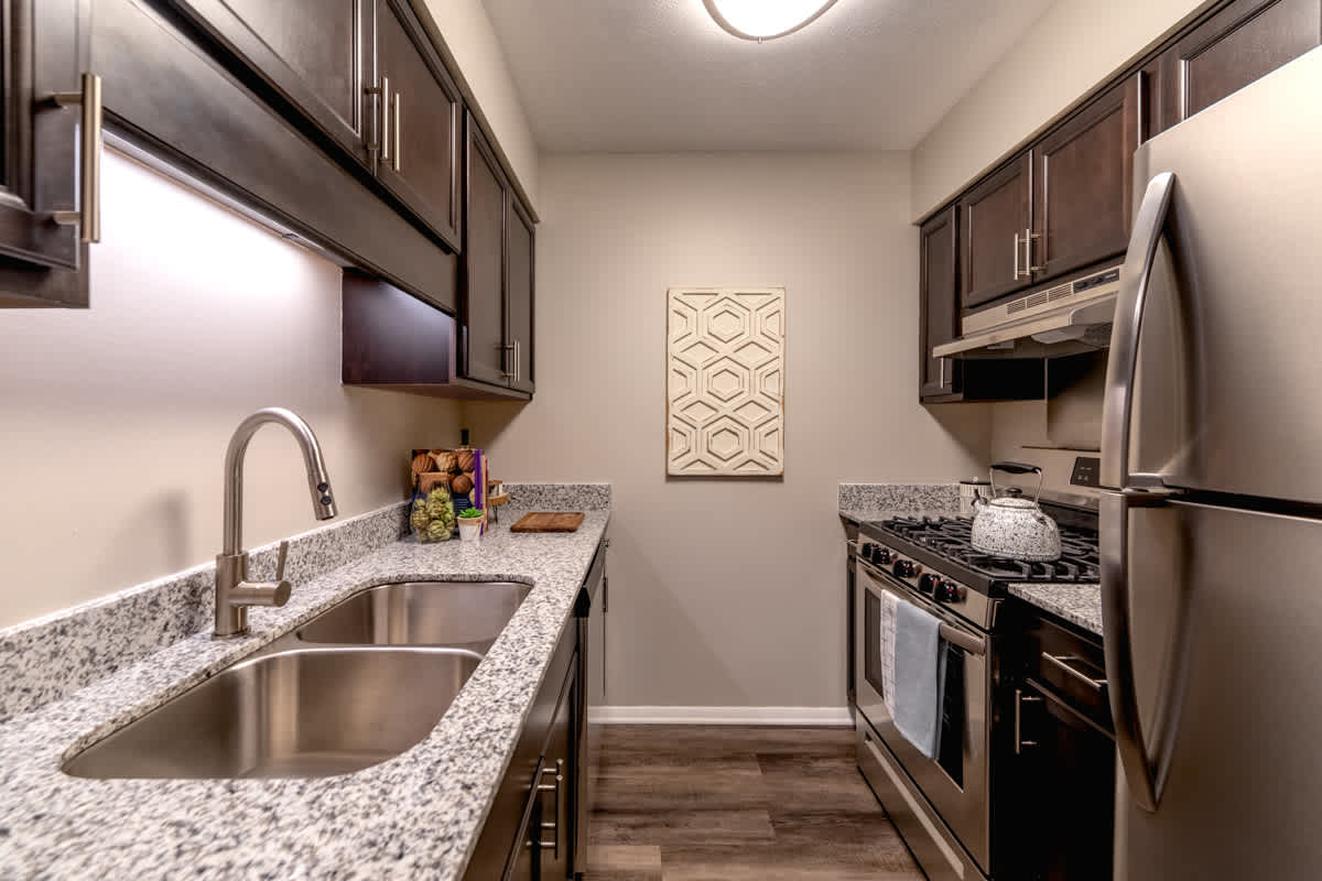 606 S Fess Ave 5Bedroom 5 5Bathroom Newly Renovated – photo 3
