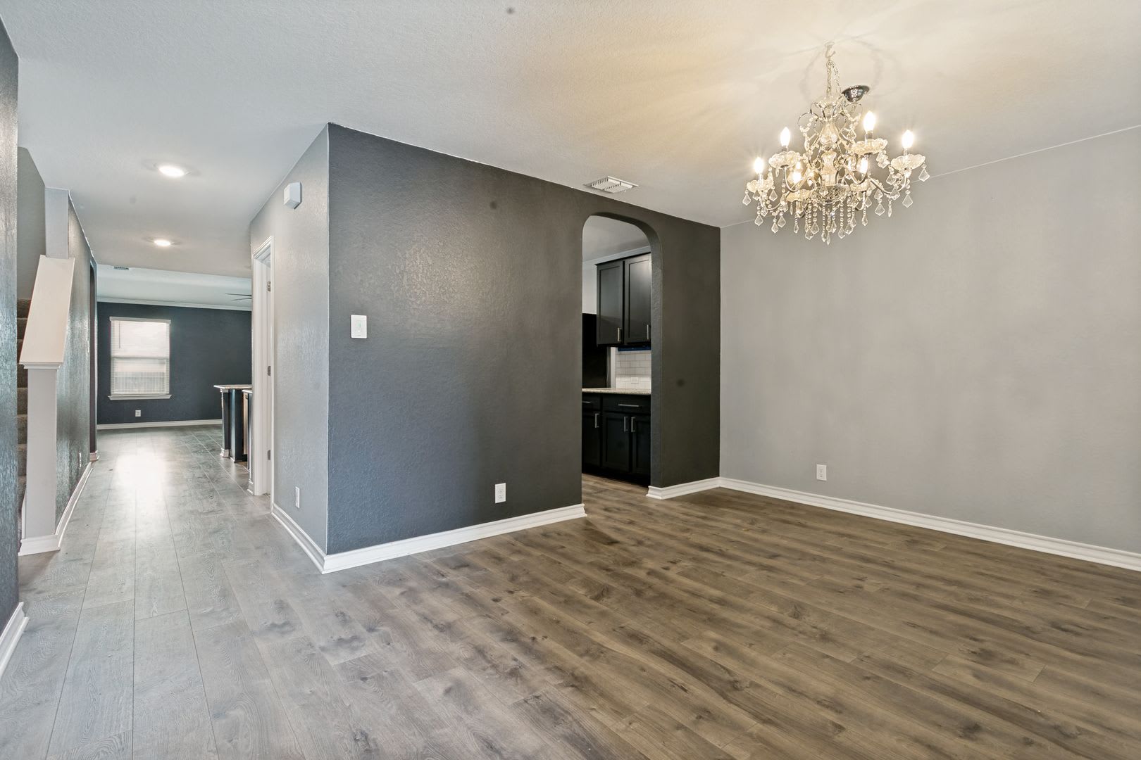 BEAUTIFUL 5-BEDROOM HOME IN VALLEY RANCH – photo 4