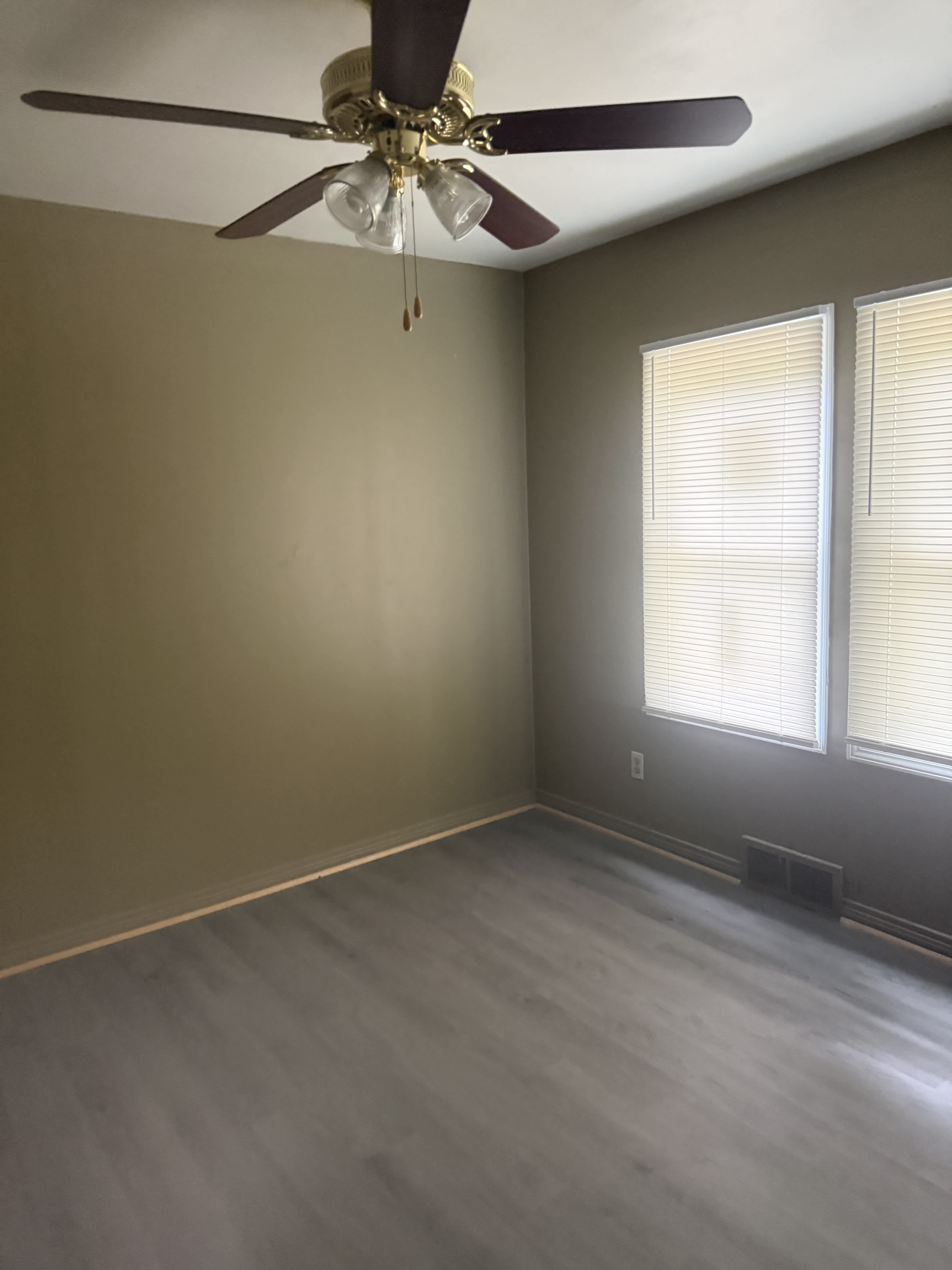 2356 S Volutsia Ave – photo 3