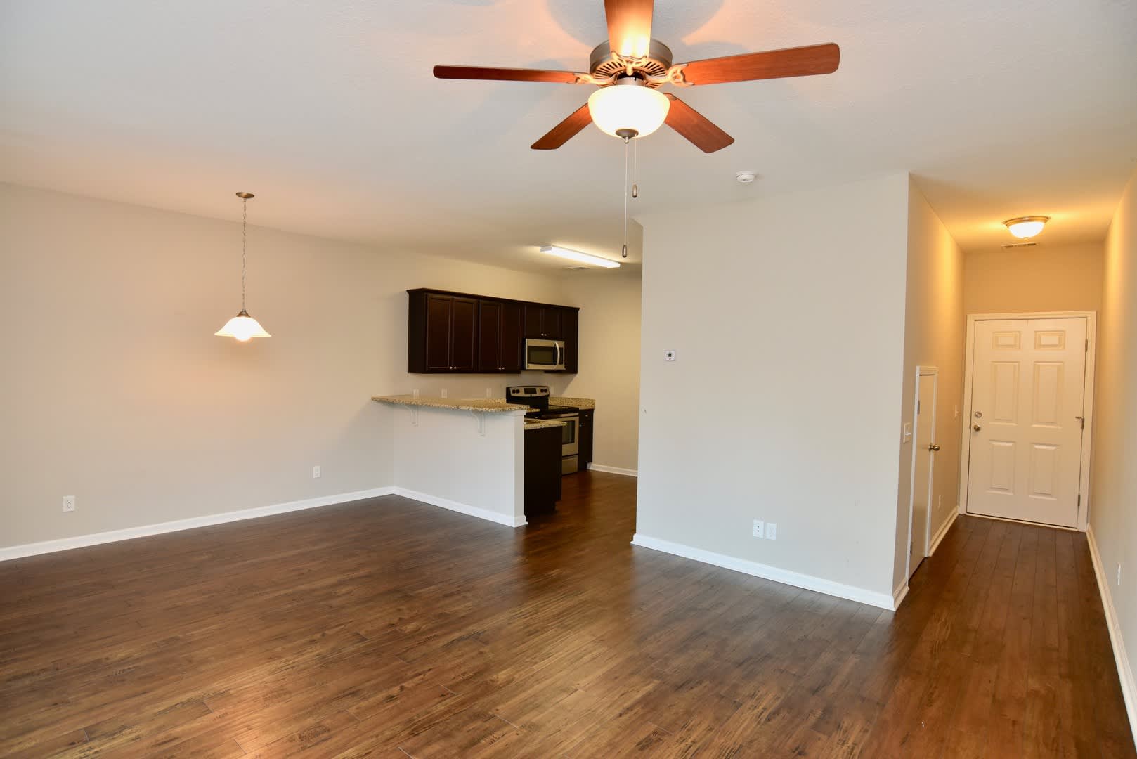 3 Bed 2 5 Bath Townhome In The Heart Of Richmond Hill – photo 4