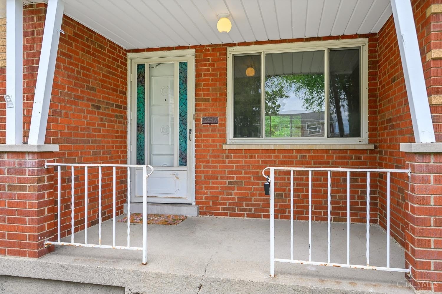 1723 Tuxworth Avenue – photo 4