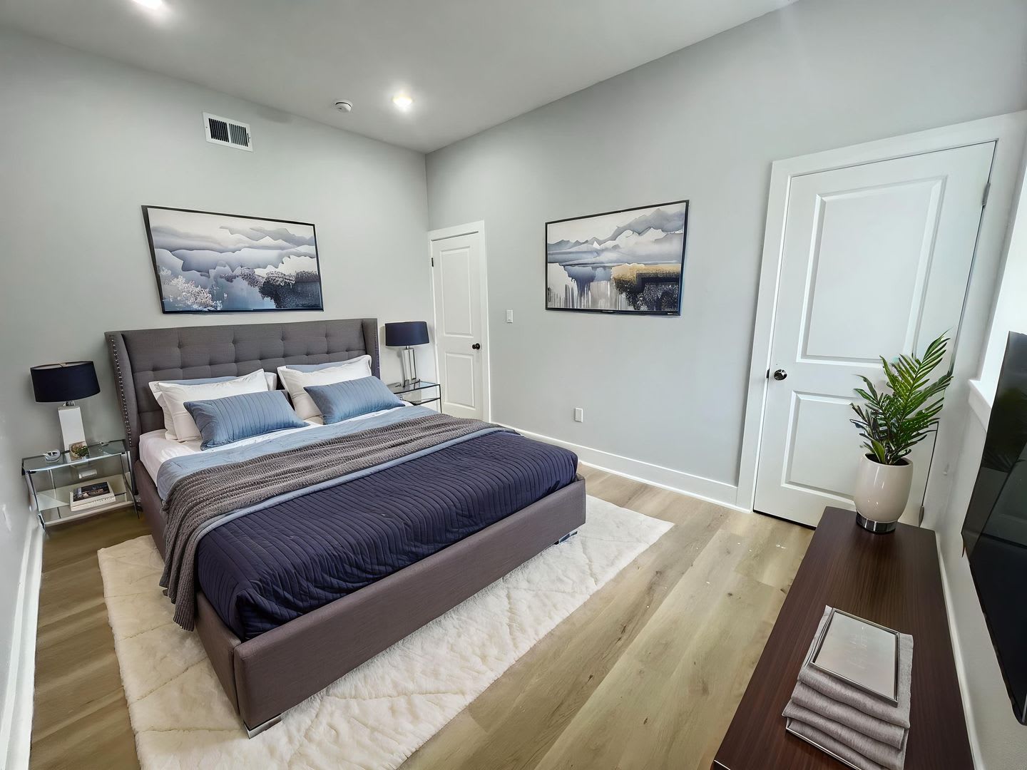 Renovated 4bd/2 bath House with Rear yard!! SECTION 8 ONLY!! – photo 5