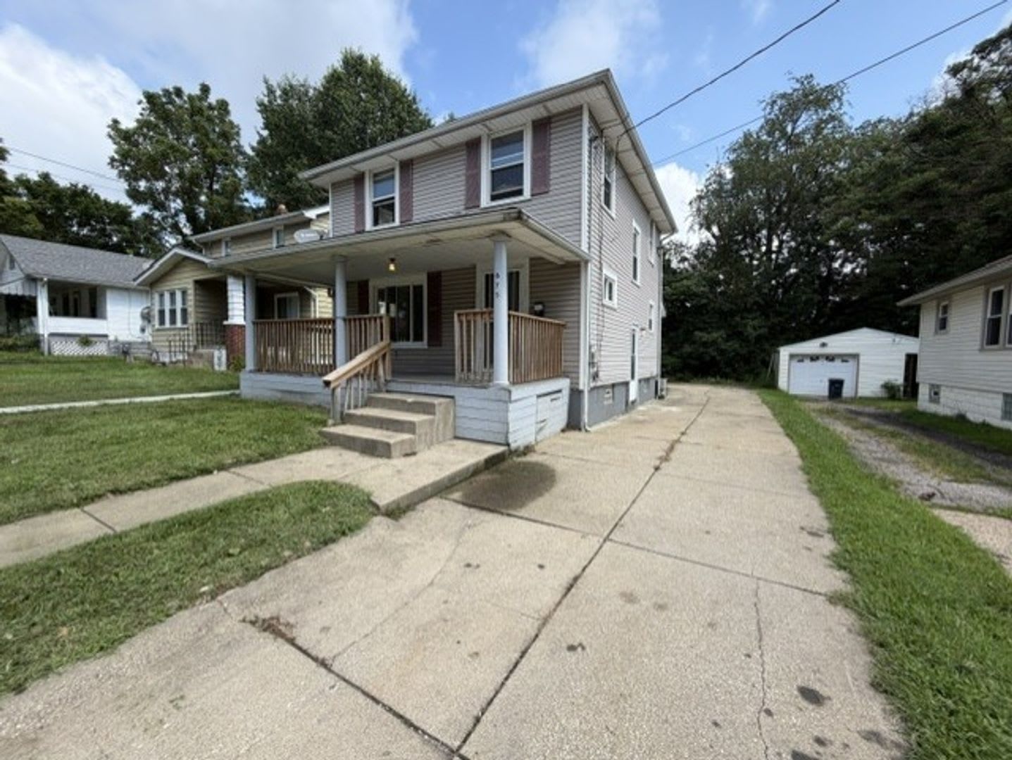 Spacious 3-Bedroom Akron Home with Central Air, Full Basement & Large Backyard – photo 2