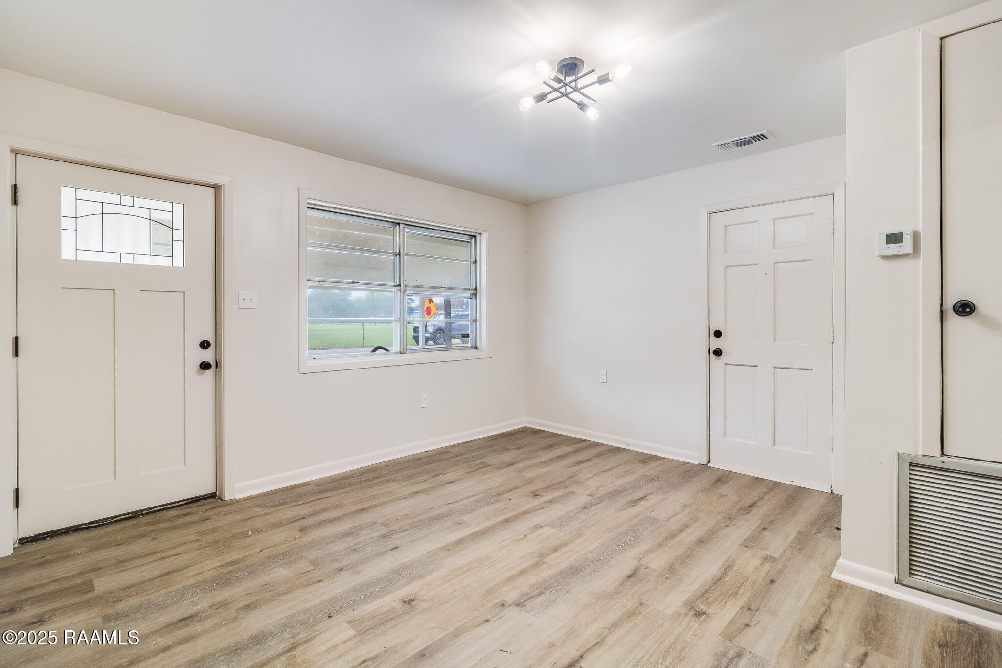 105 Brockton Drive – photo 2