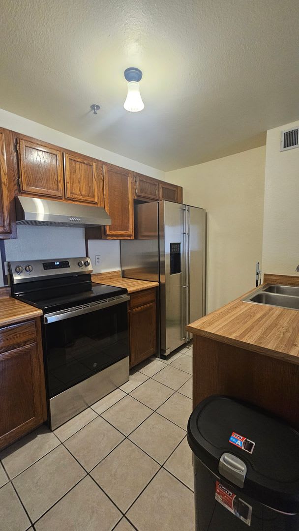 Bright 1-Bedroom Condo Near UNLV & The Strip – photo 4