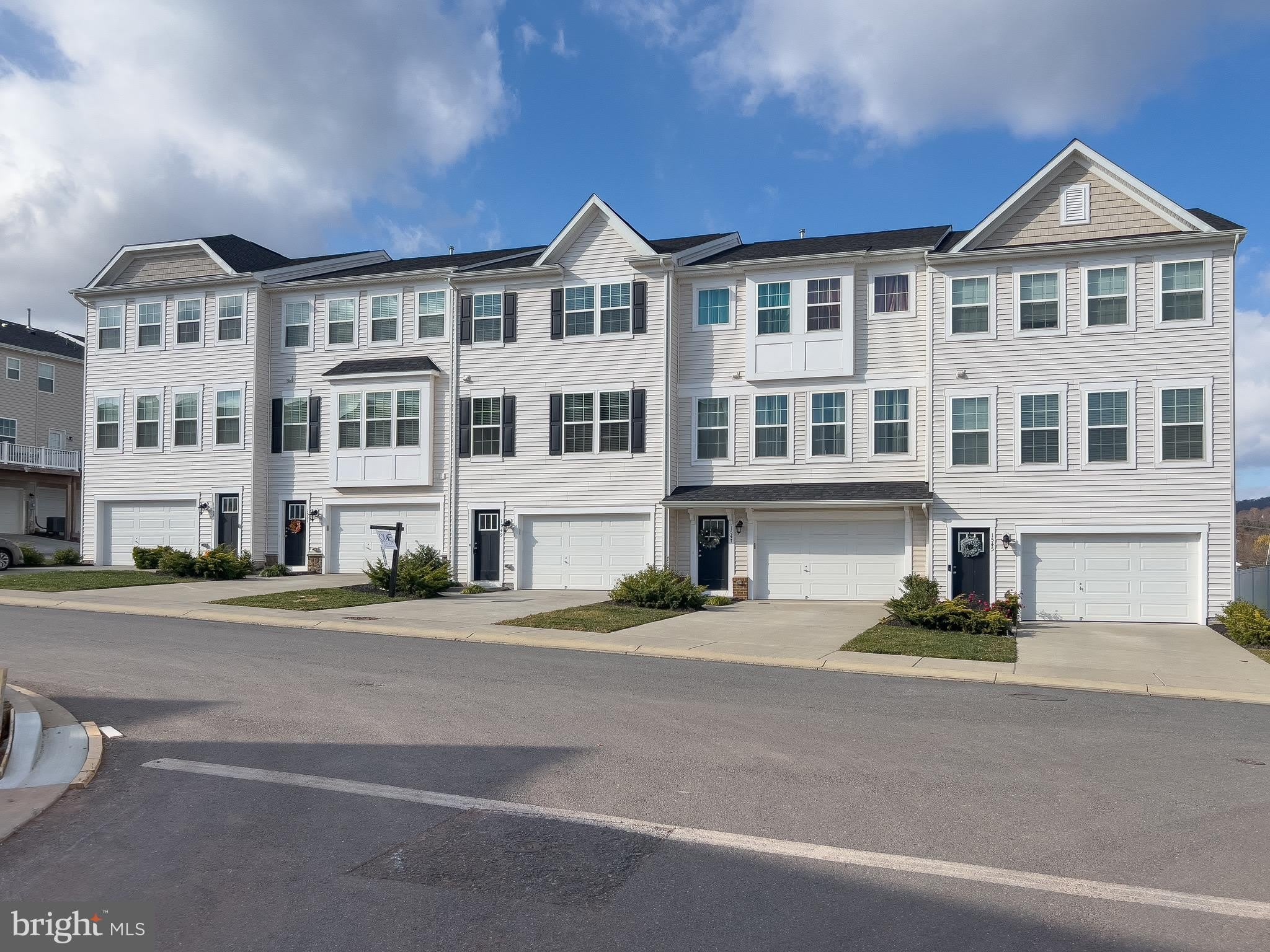 1549 Wilmer Park Lane – photo 2