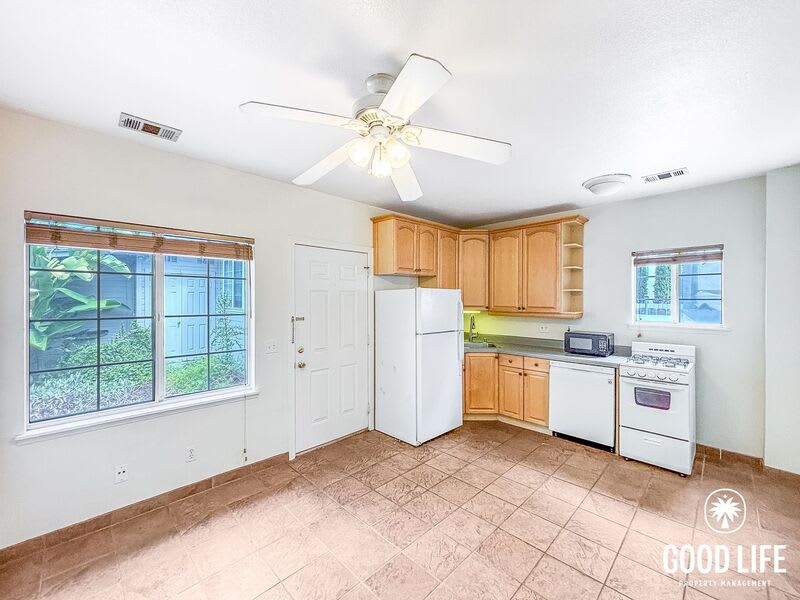 4323 1/2 Cleveland Ave – photo 3