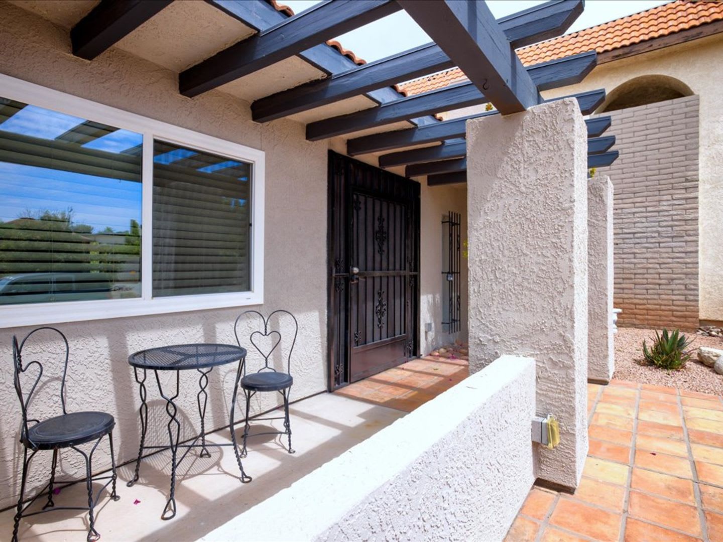 Scenic Living at Dorado Golf Course; 3 Bedroom 2 Bathroom – photo 3
