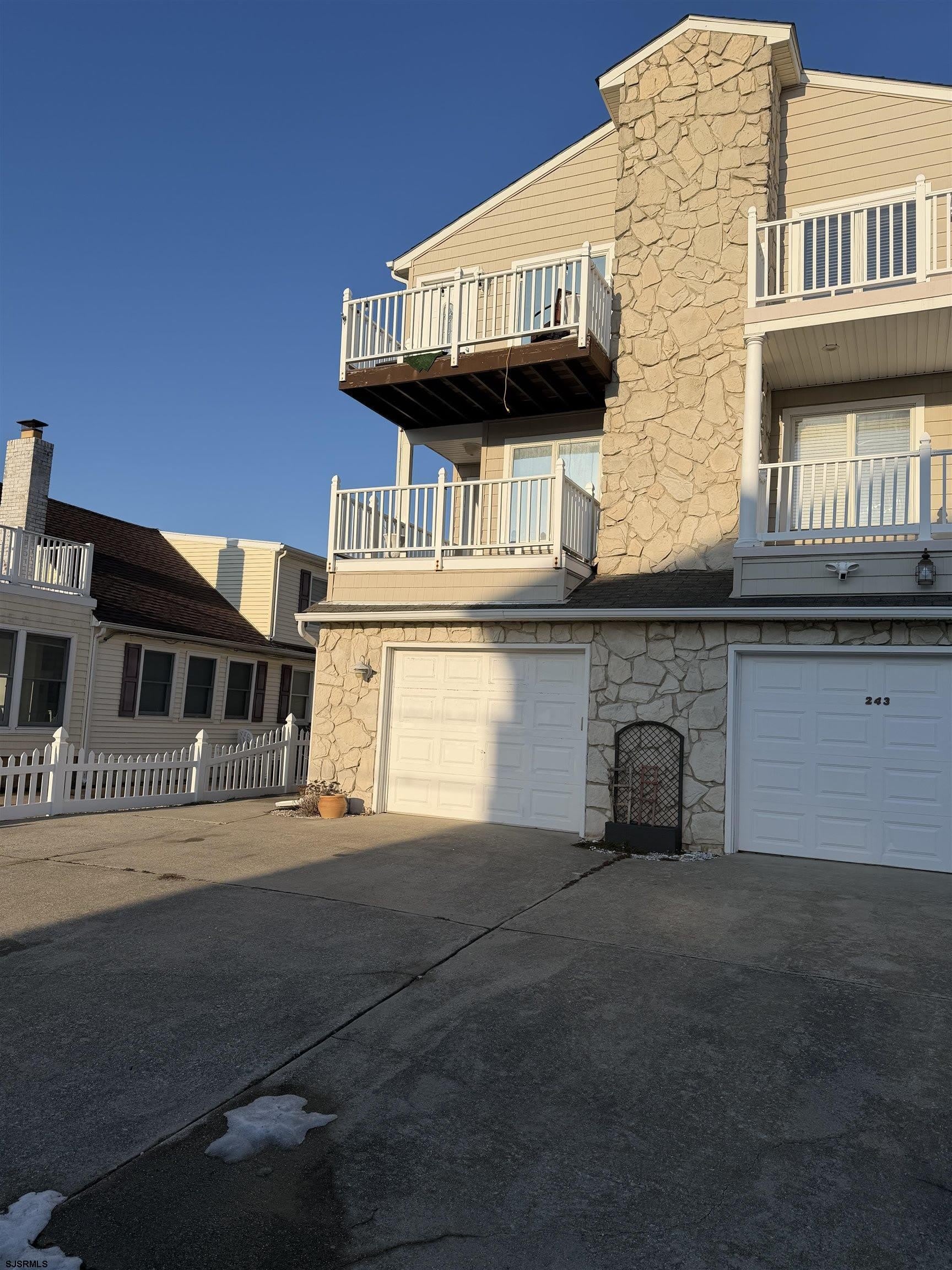 243 S 4th Street – photo 1