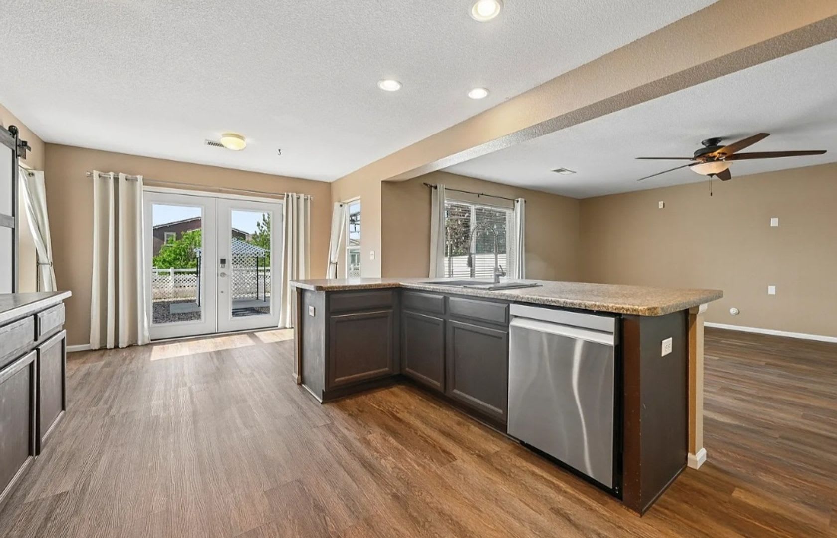 Spacious 5BR House in Fountain – photo 2