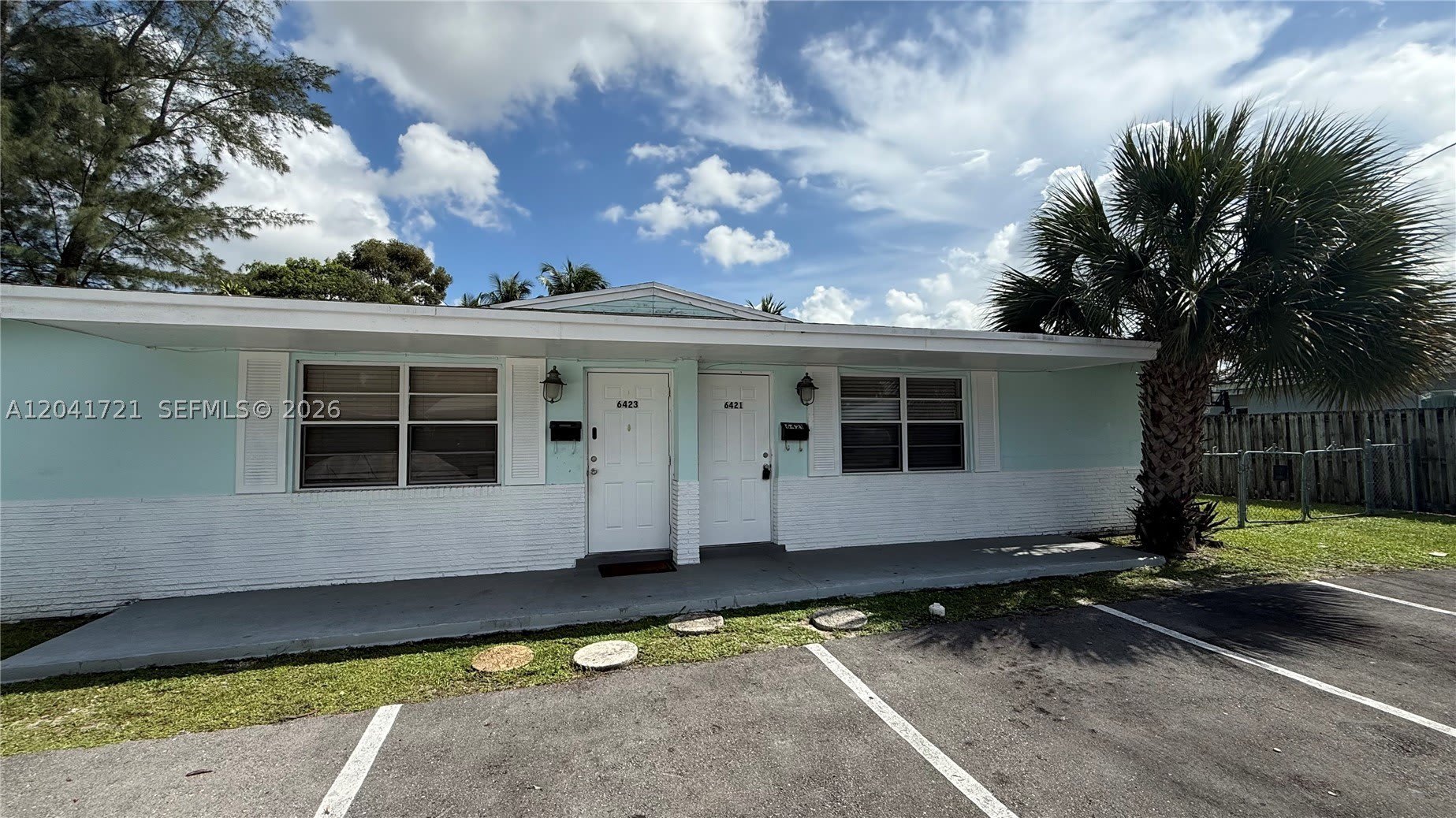 6421 NW 20th Ct – photo 2