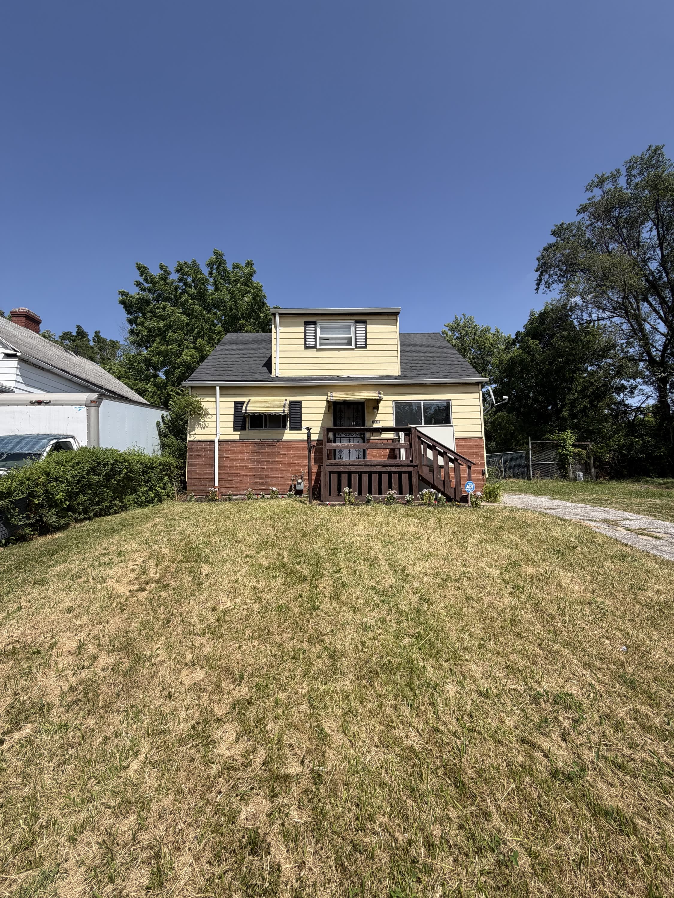 3337 East 130th Street – photo 1