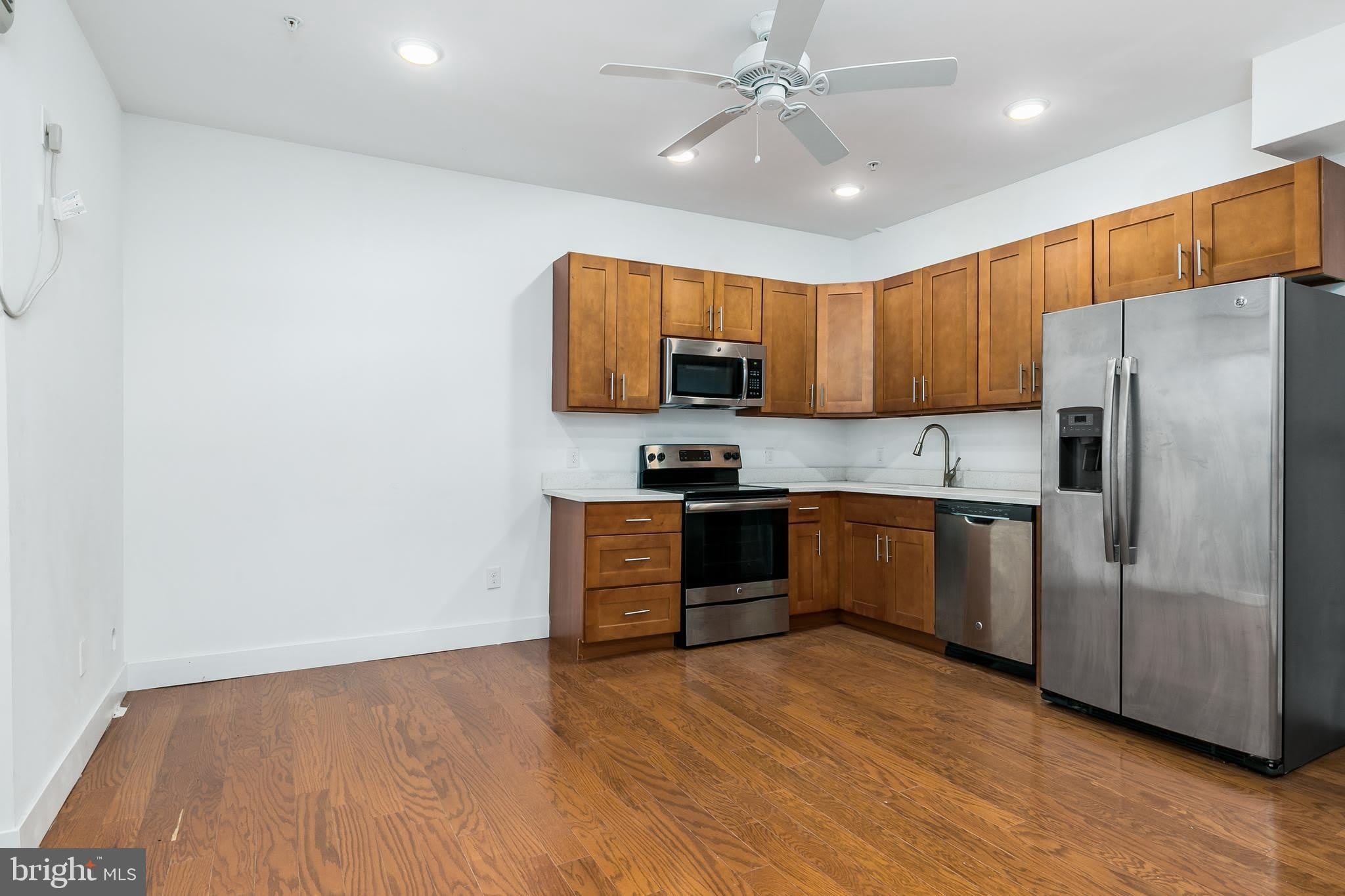 1639 POPLAR Street – photo 4