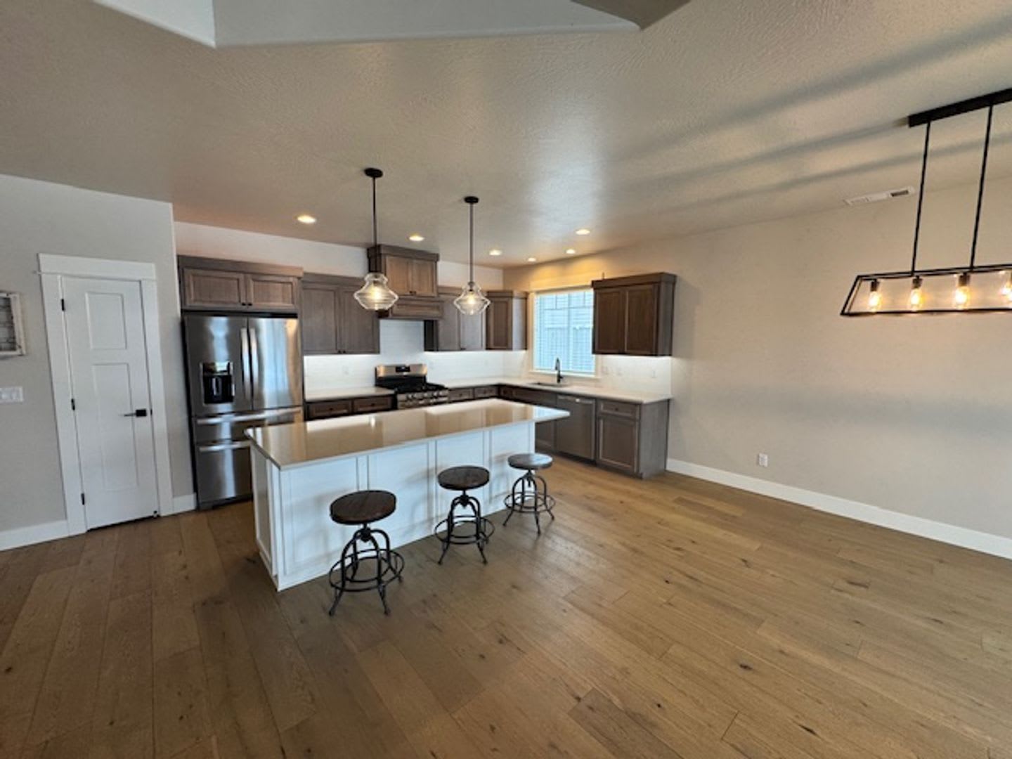 CUSTOM BUILT HOME IN NEWER UPCOMING EAST MEDFORD – photo 2