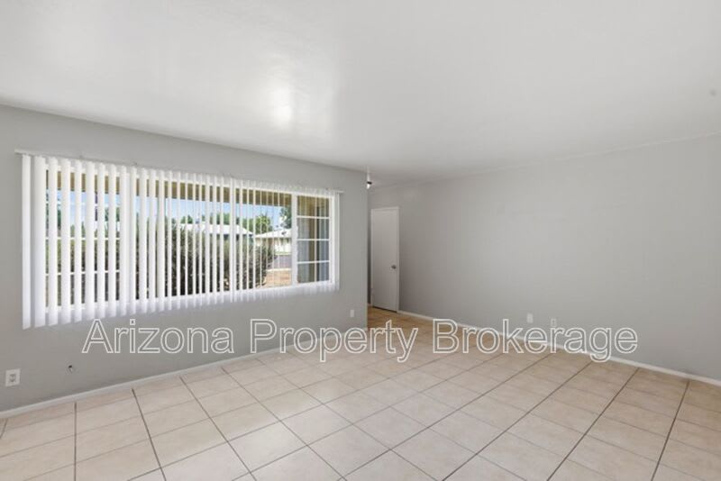 4640 E. Oak St. – photo 5