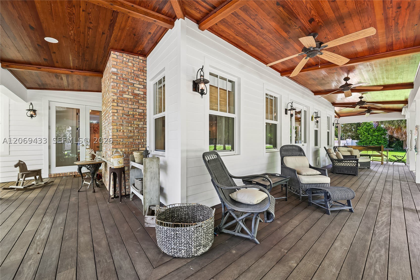 180 Ocean Blvd – photo 3
