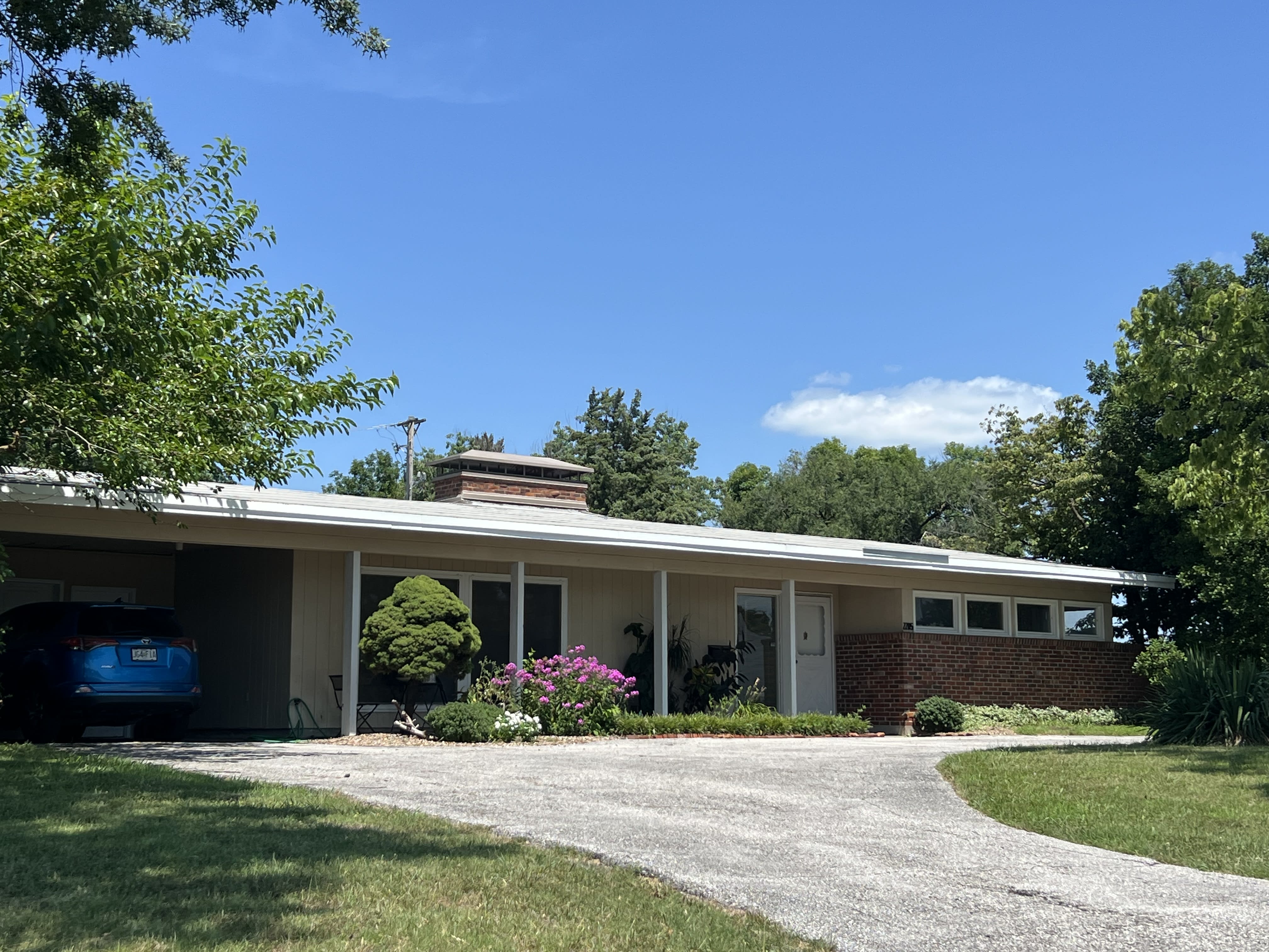 2205 Country Club Dr – photo 1