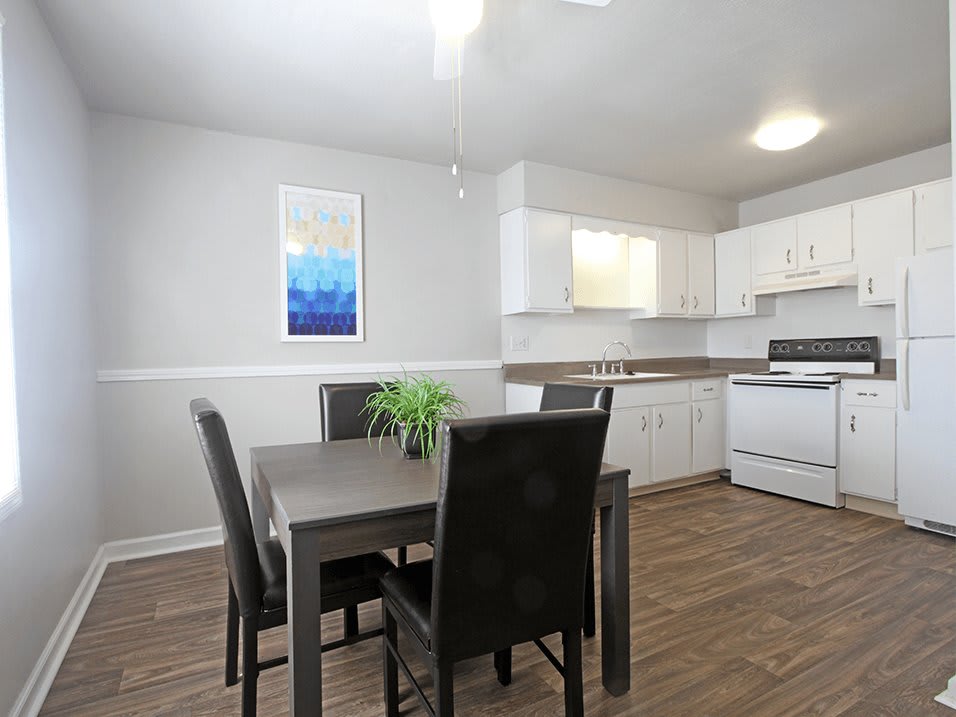 Williamsburg Apartments – photo 5
