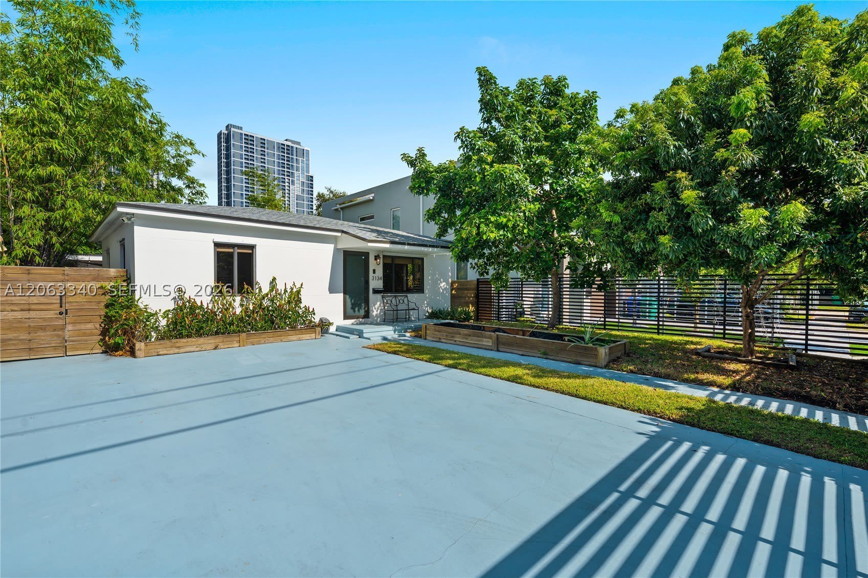 3134 Carter St – photo 2