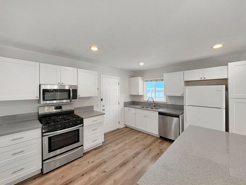 552 Luna Dr – photo 2