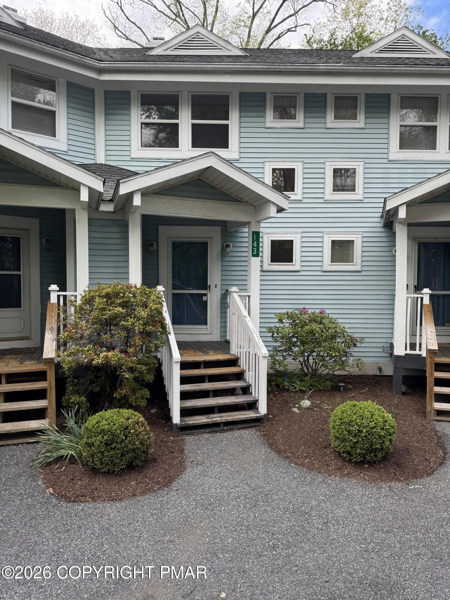 143 Huntington Drive – photo 1