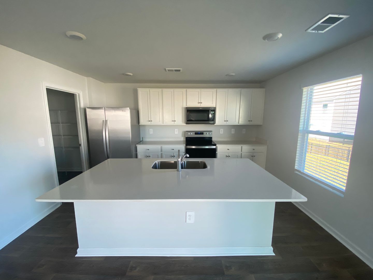 September Special 1000 Off First Months Full Rent With Acceptable Credit And Application 4 Bed 2 5 Bath Home Located In The Windsong Ii S D Rincon Ga – photo 2