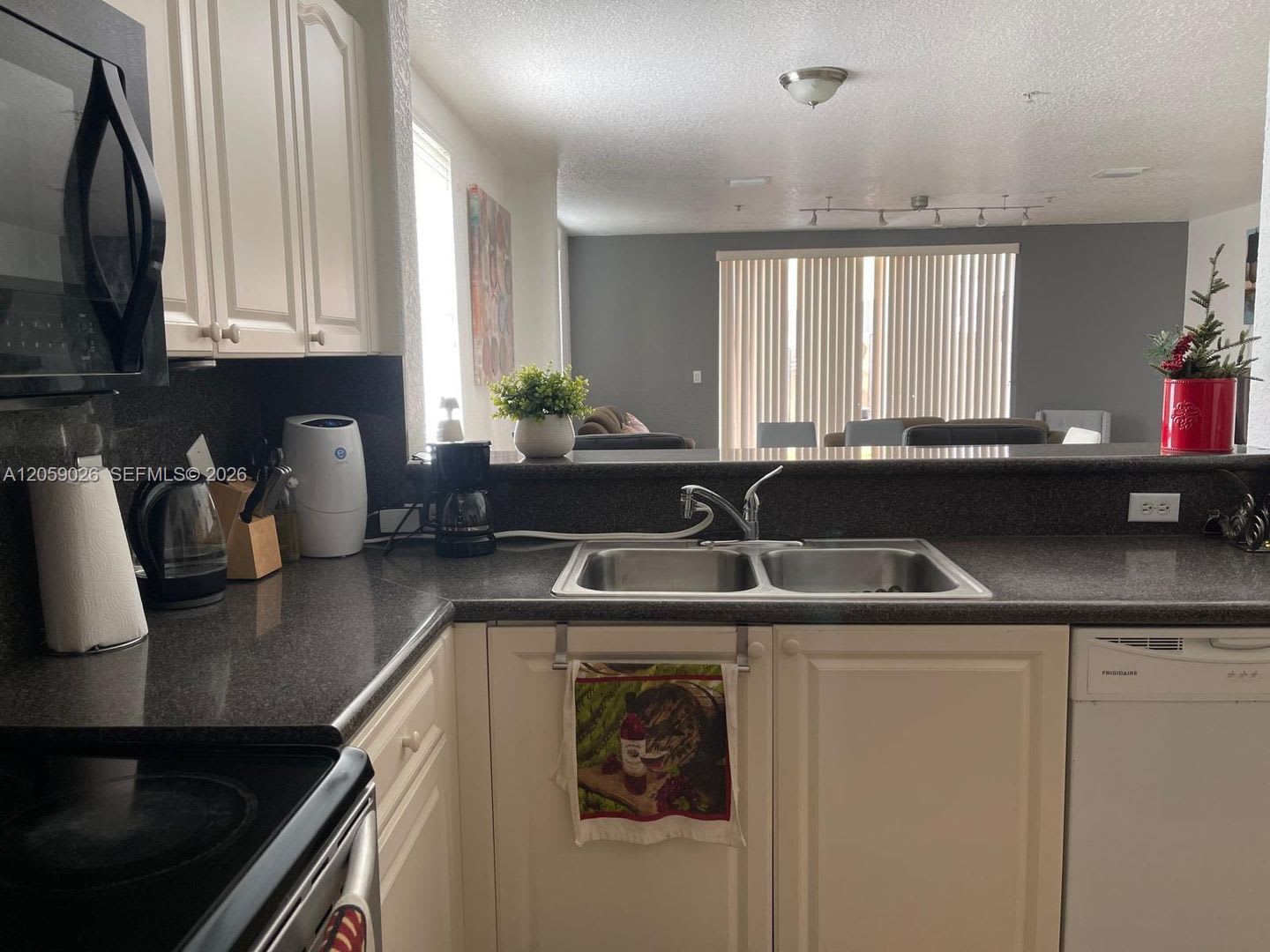 8123 W 36th Avenue 1, Hialeah, FL 33018 – photo 2