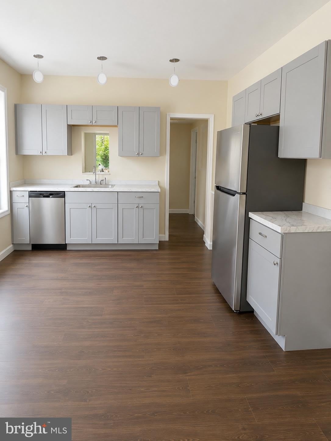 116 ROBERTSON Avenue – photo 3