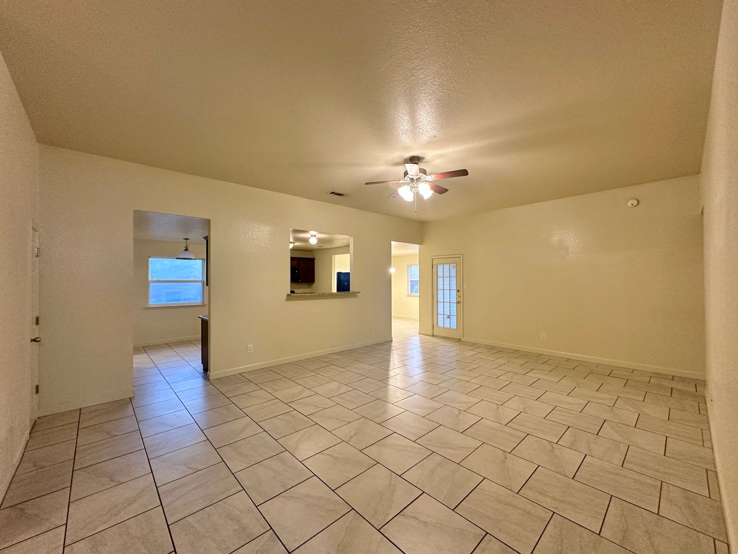 Price Drop + $250 Off 1st Month! Small Pets Accepted! – photo 2
