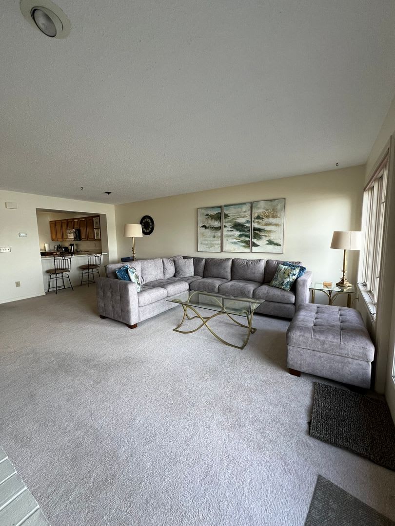 Furnished 2 BR 1 1/2 BA Townhouse Unit near Sky Lakes/Oregon Tech – photo 3