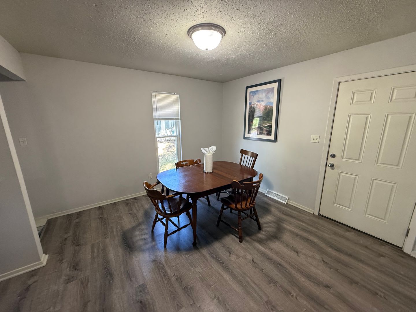 Stonegate Complex -- Fully Furnished and Utilities Included! – photo 5
