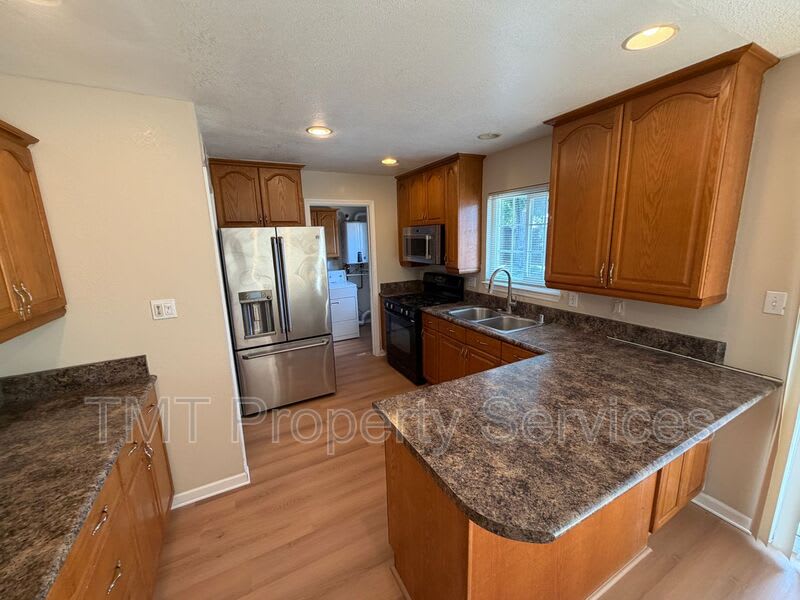 2533 Stansberry Way – photo 4