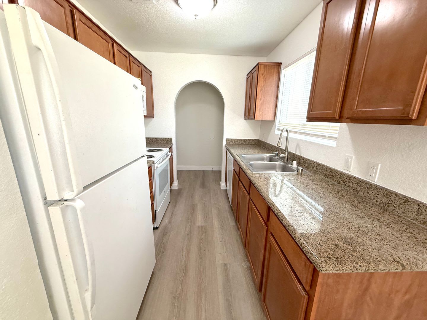 SPACIOUS 2BED/2BATH CONDO * SECOND FLOOR UNIT* – photo 3