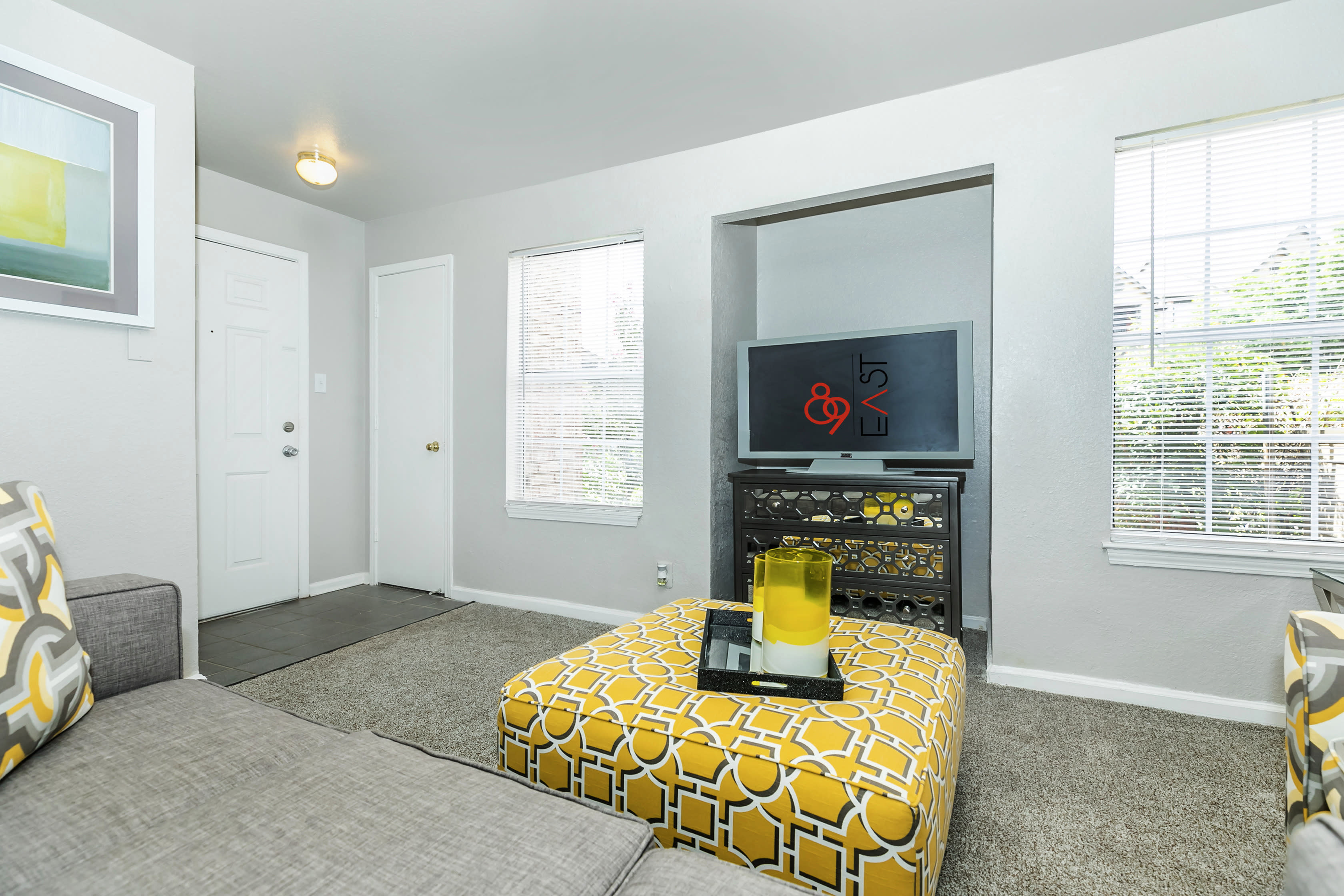 89 East – photo 2