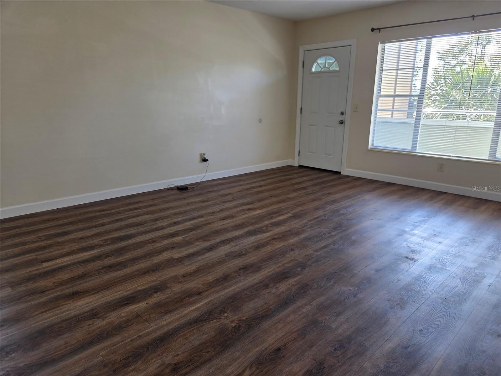 2448 COLUMBIA Drive – photo 5