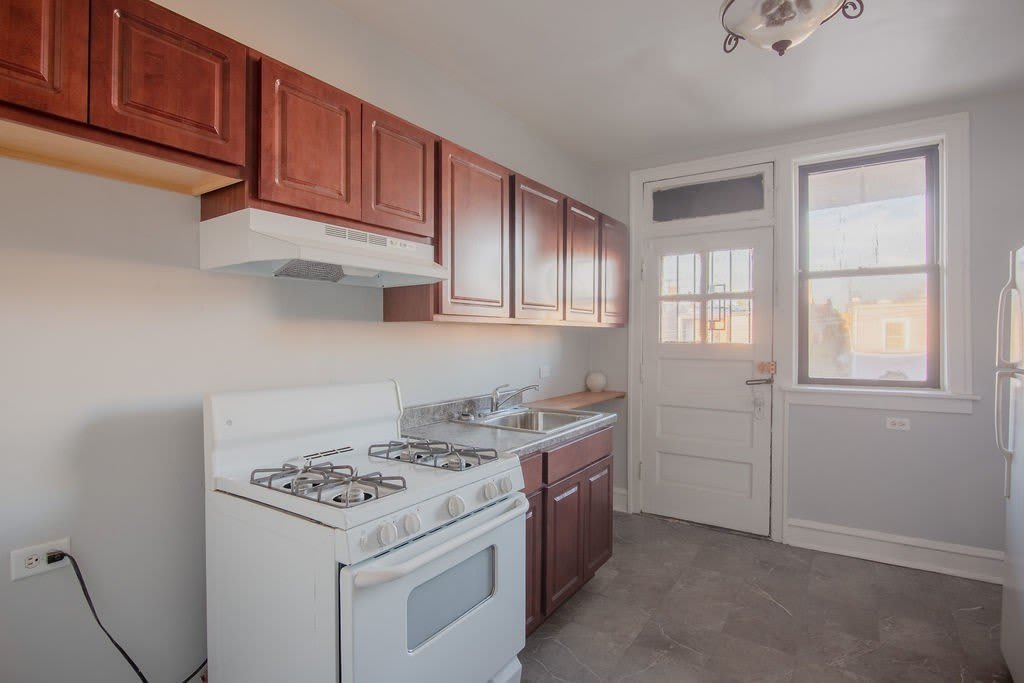 8229 S Vernon Avenue – photo 5