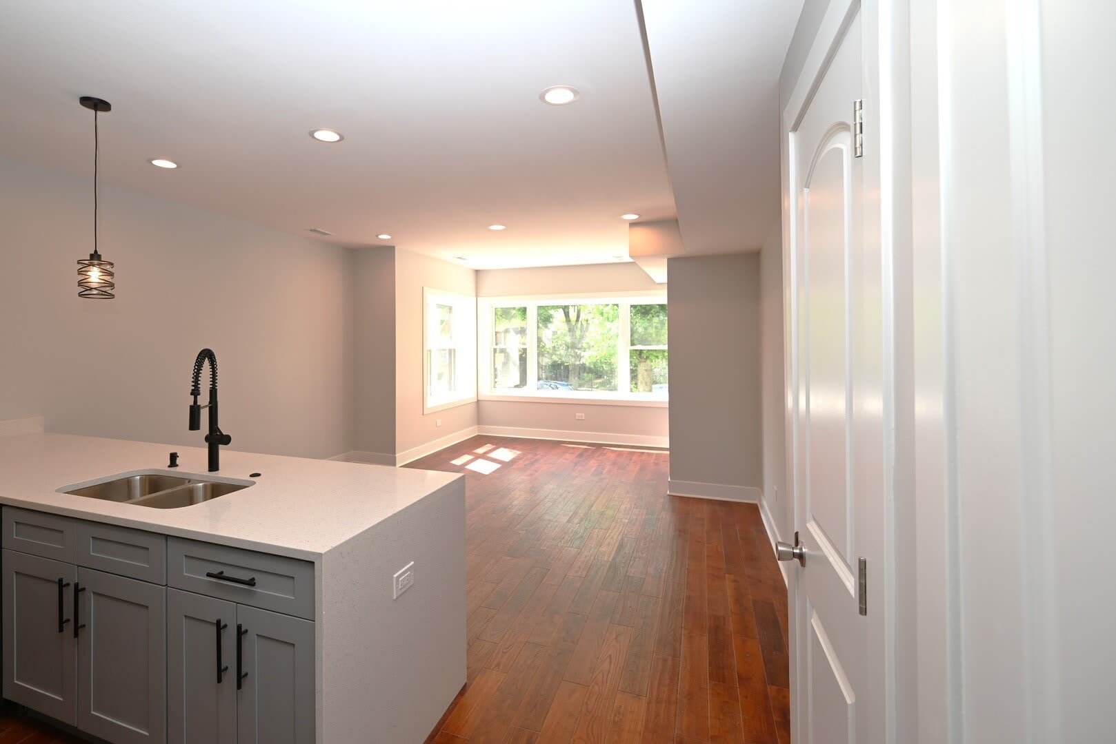 1630 W Thorndale Avenue – photo 3