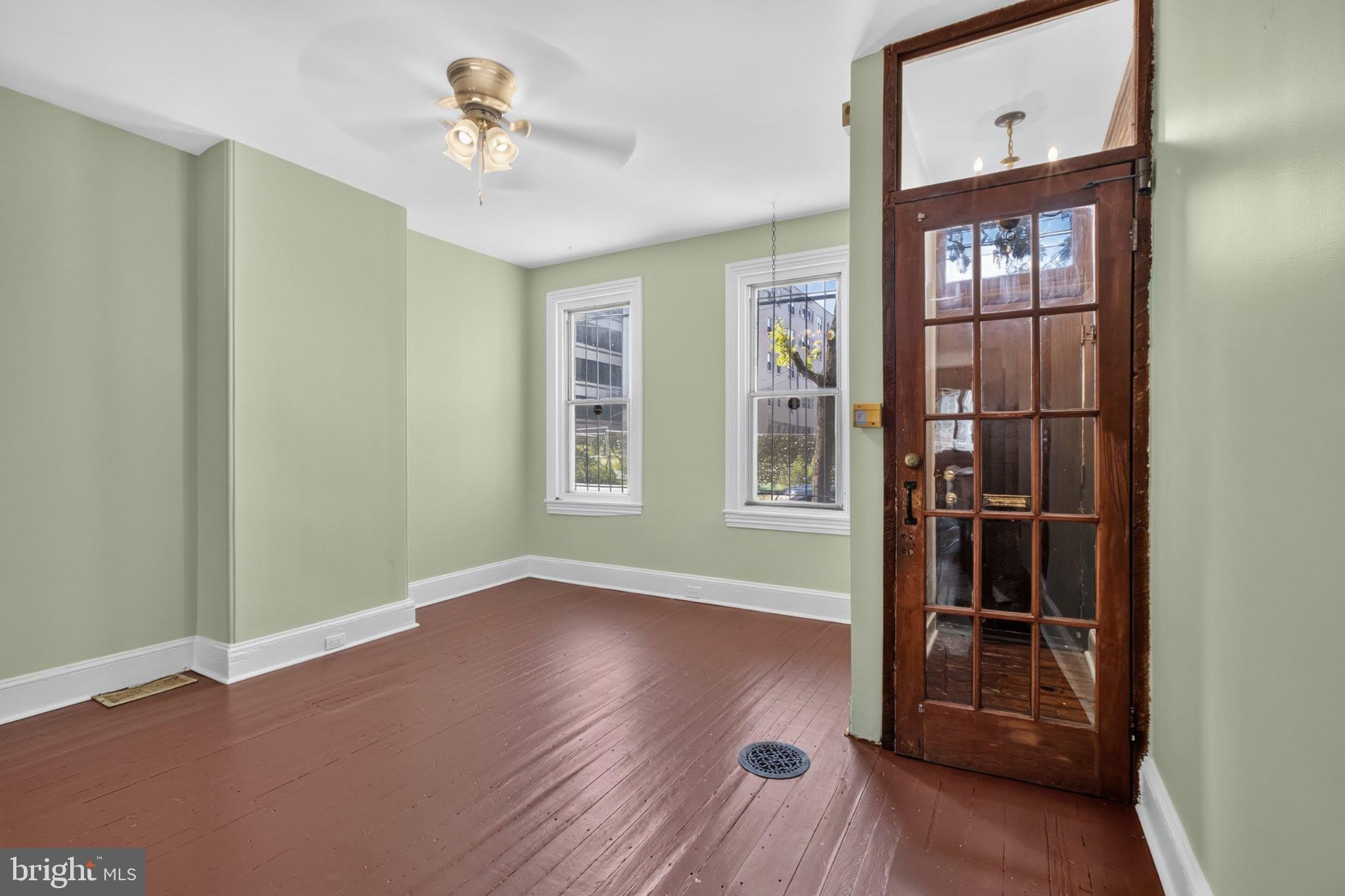 4051 LUDLOW Street – photo 3