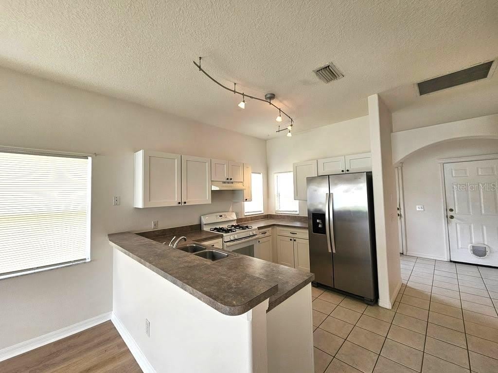 7625 CLOVELLY PARK Place – photo 5