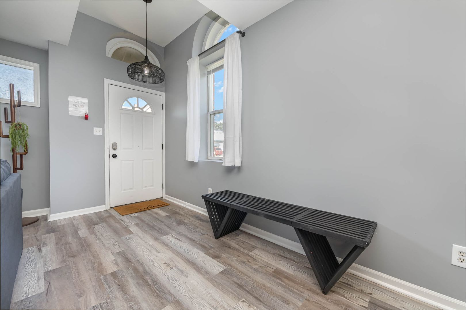 Funky Firehouse Renovated Into Modern 2 Bdr 1 Bath – photo 2