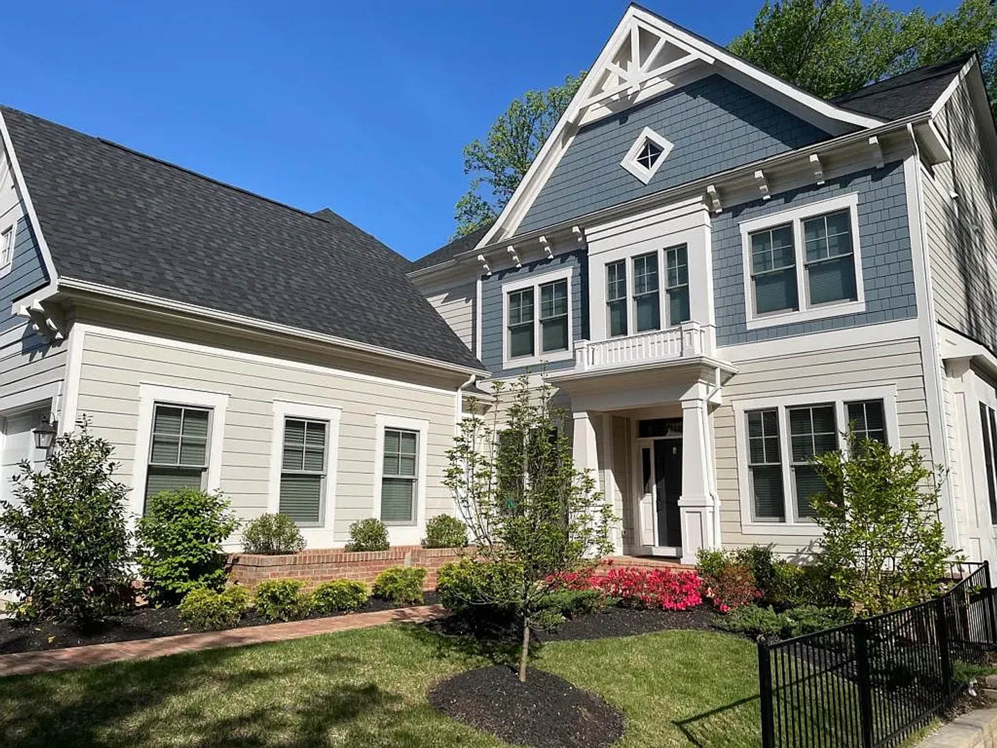 5 Bed 4 Bath LUXURIOUS CRAFTSMAN set in Bethesda Mews – photo 1