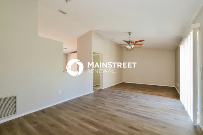 7608 Lakeside Woods Drive – photo 2